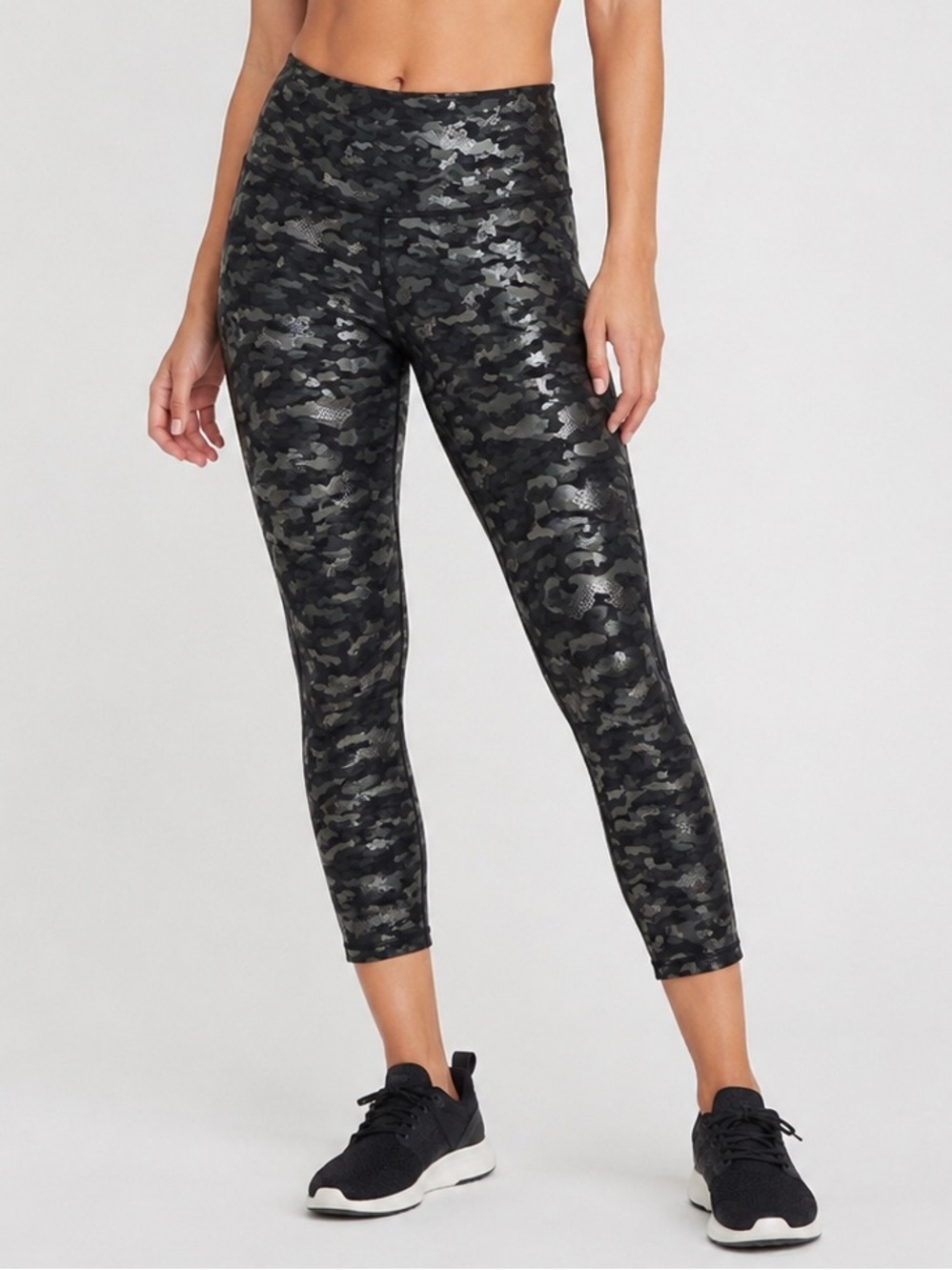 GapFit Women's Size Large Camo Foil 7/8 Leggings High Rise Athleisure Gym Yoga